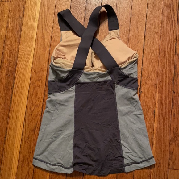 Lululemon push ur limits tank size 6 - Picture 2 of 4